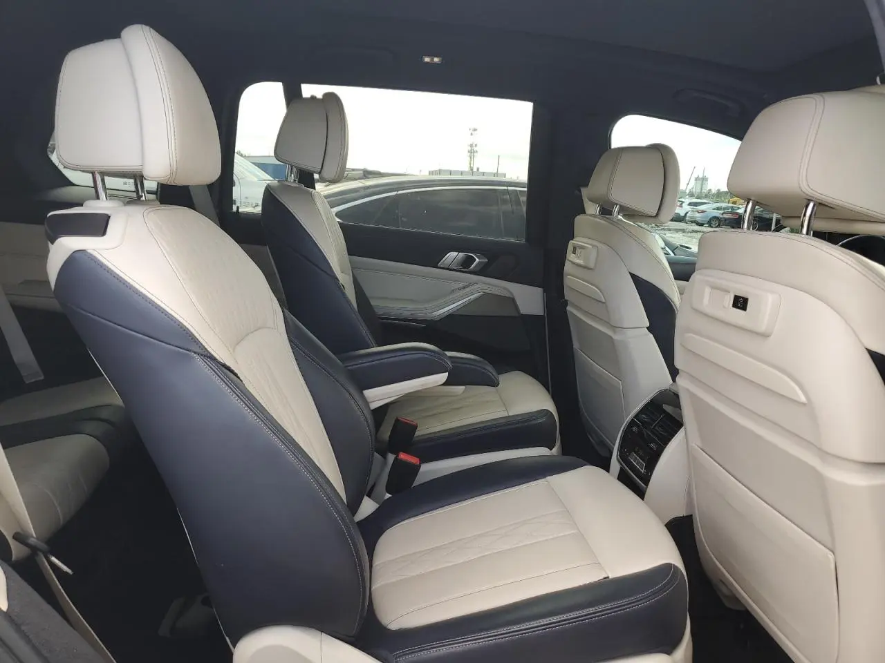 2020 BMW X7