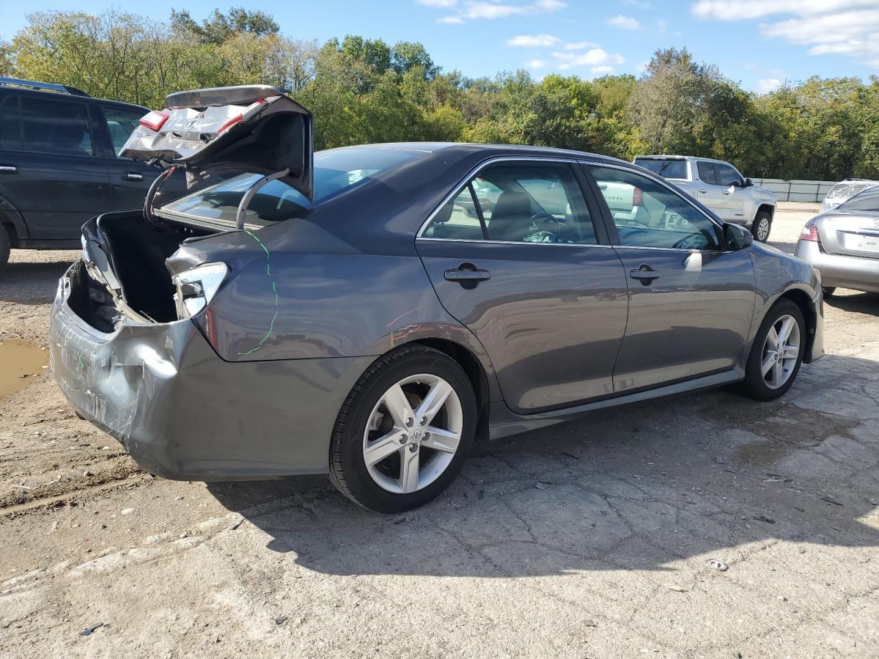 2014 TOYOTA CAMRY