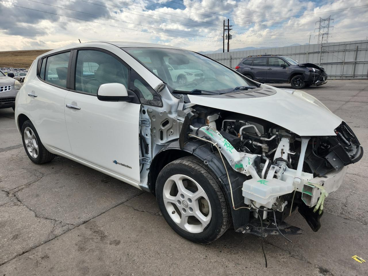 2015 NISSAN LEAF