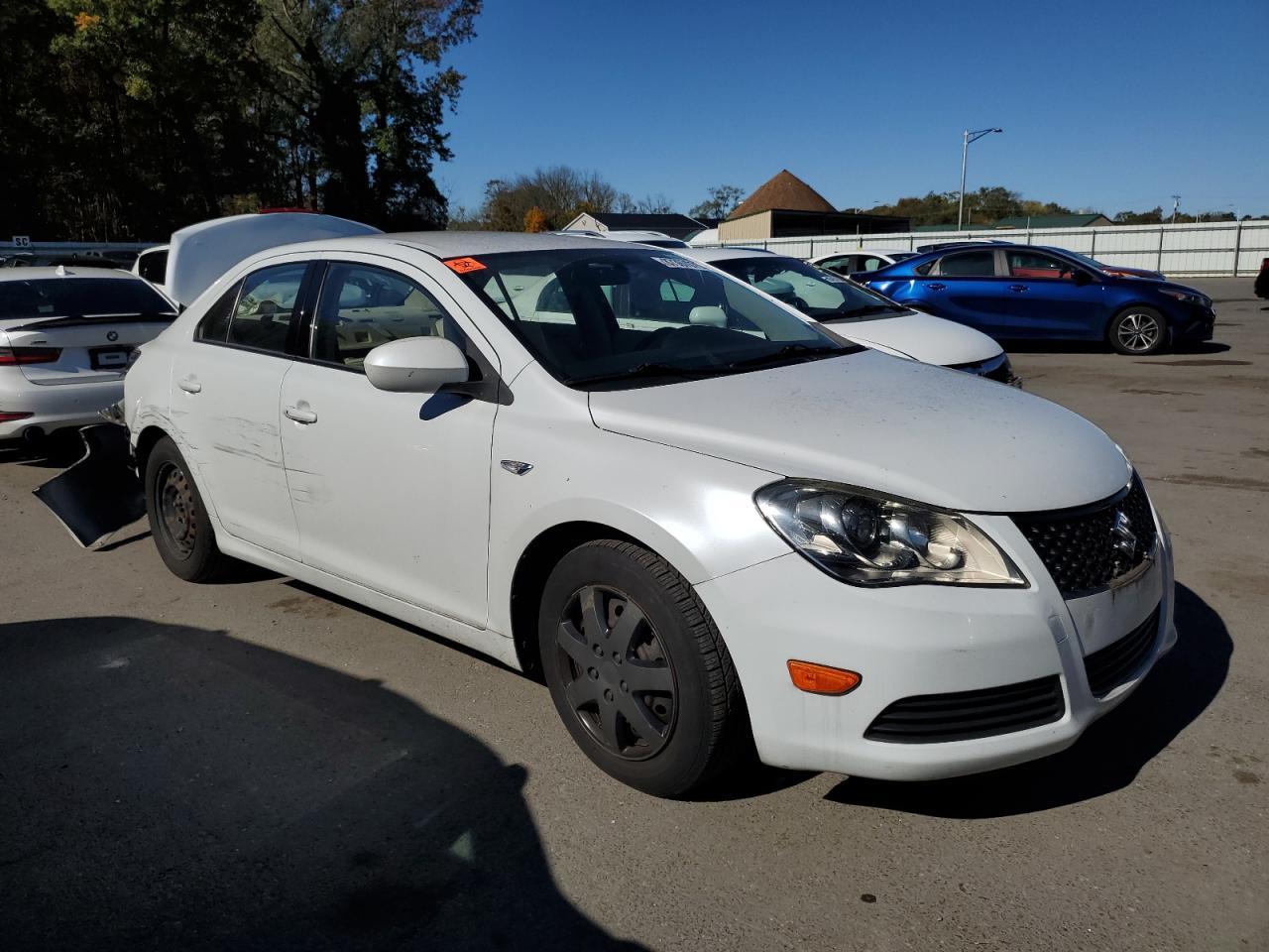 2010 SUZUKI Kizashi