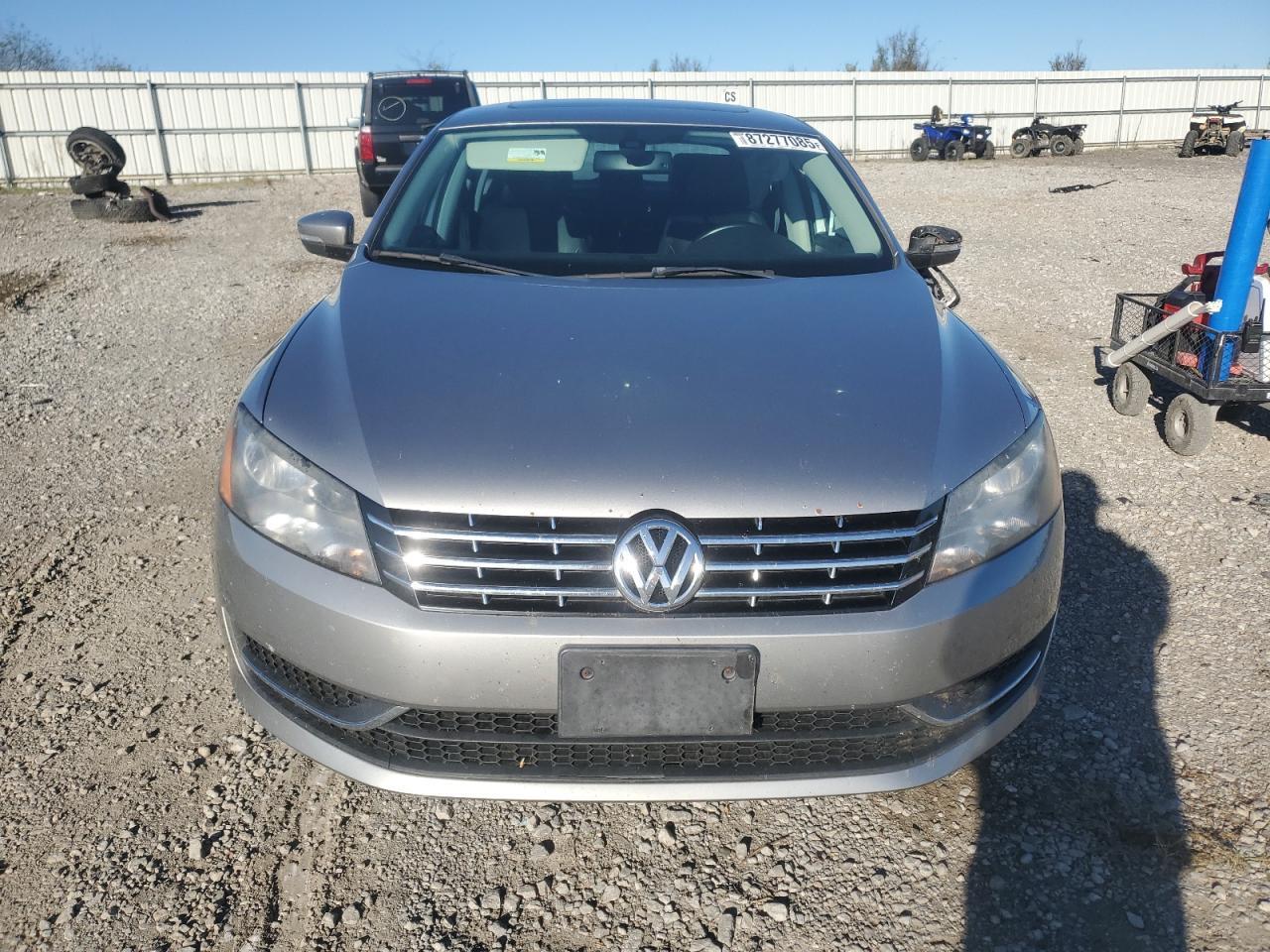 2014 VOLKSWAGEN Passat