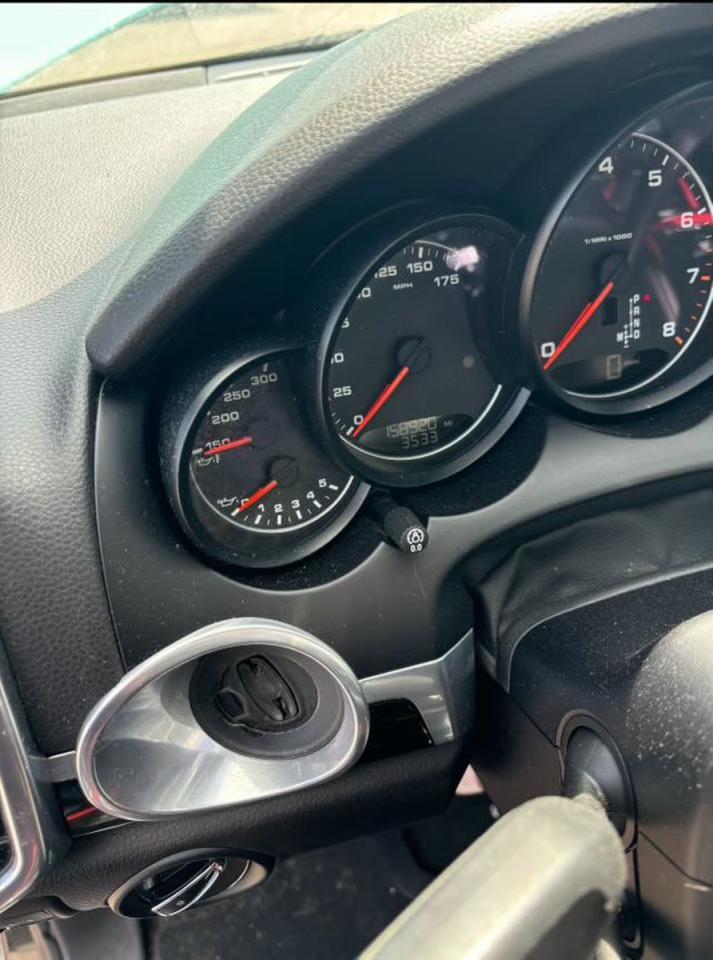 2017 PORSCHE CAYENNE