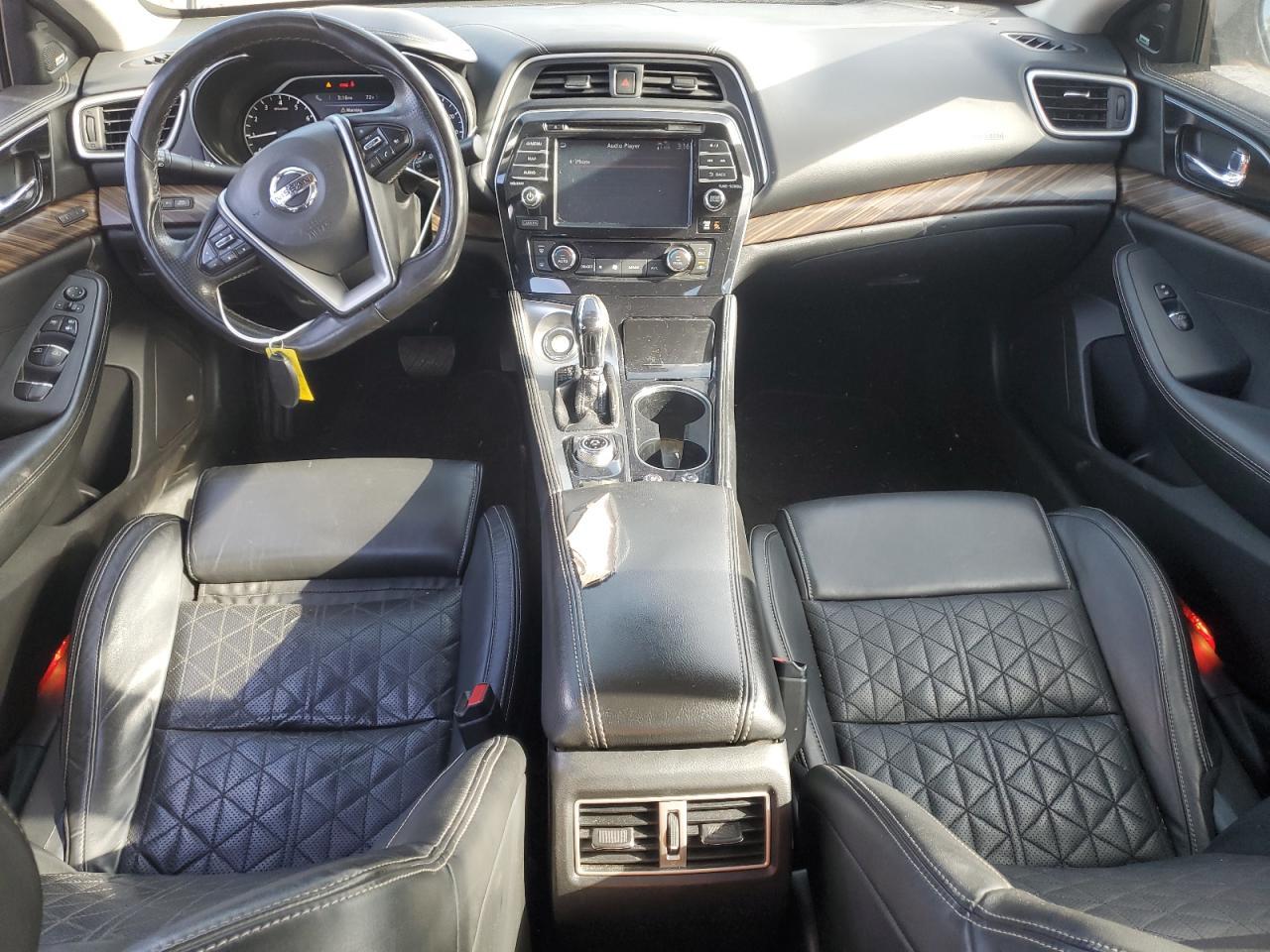 2017 NISSAN Maxima