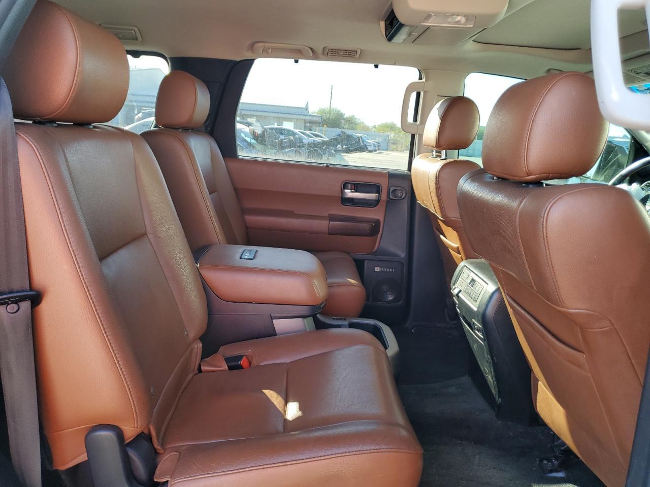 2012 TOYOTA Sequoia