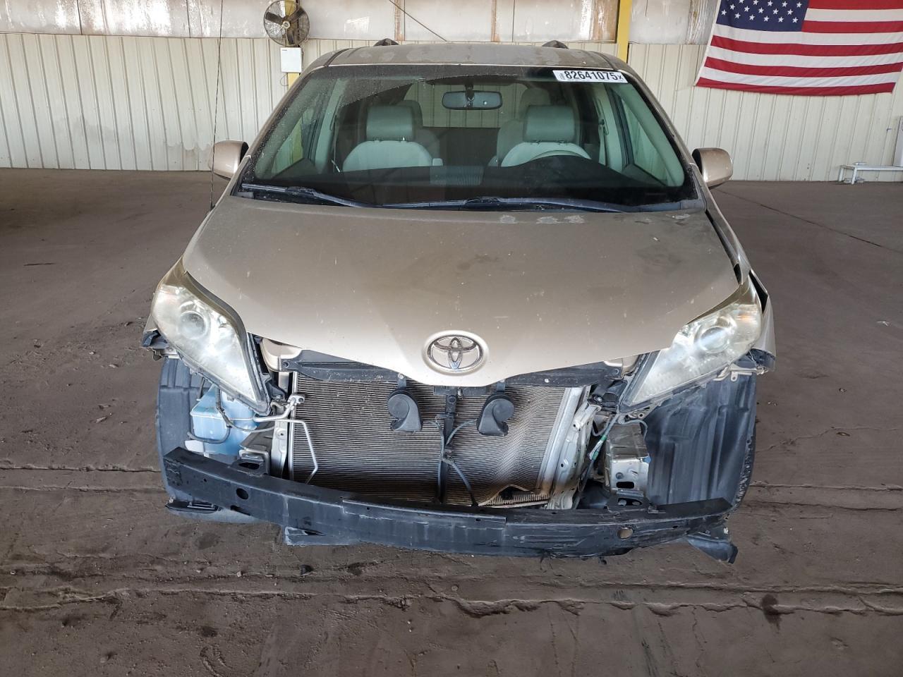 2013 TOYOTA SIENNA