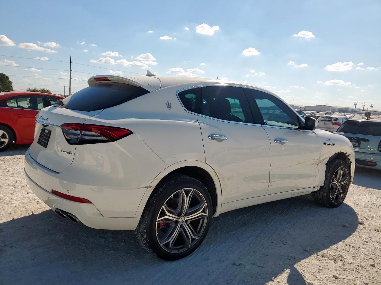 2023 MASERATI Levante