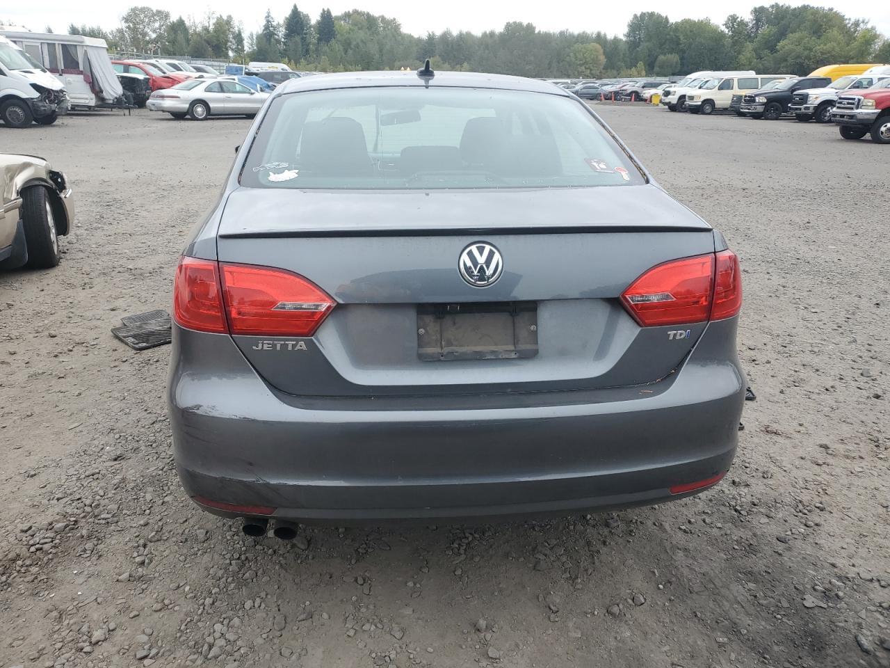 2011 VOLKSWAGEN JETTA