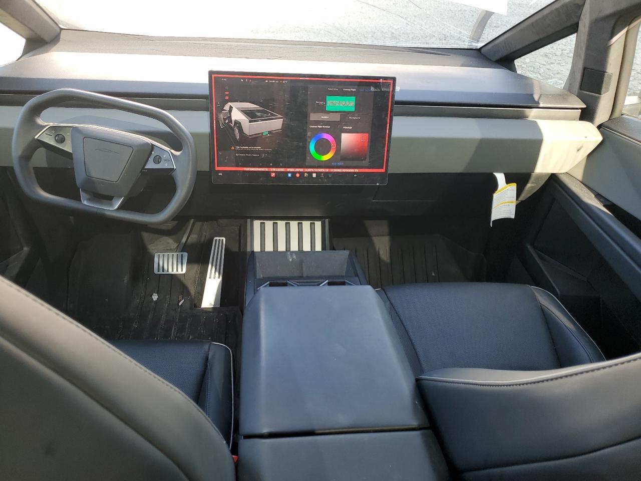 2024 TESLA Cybertruck