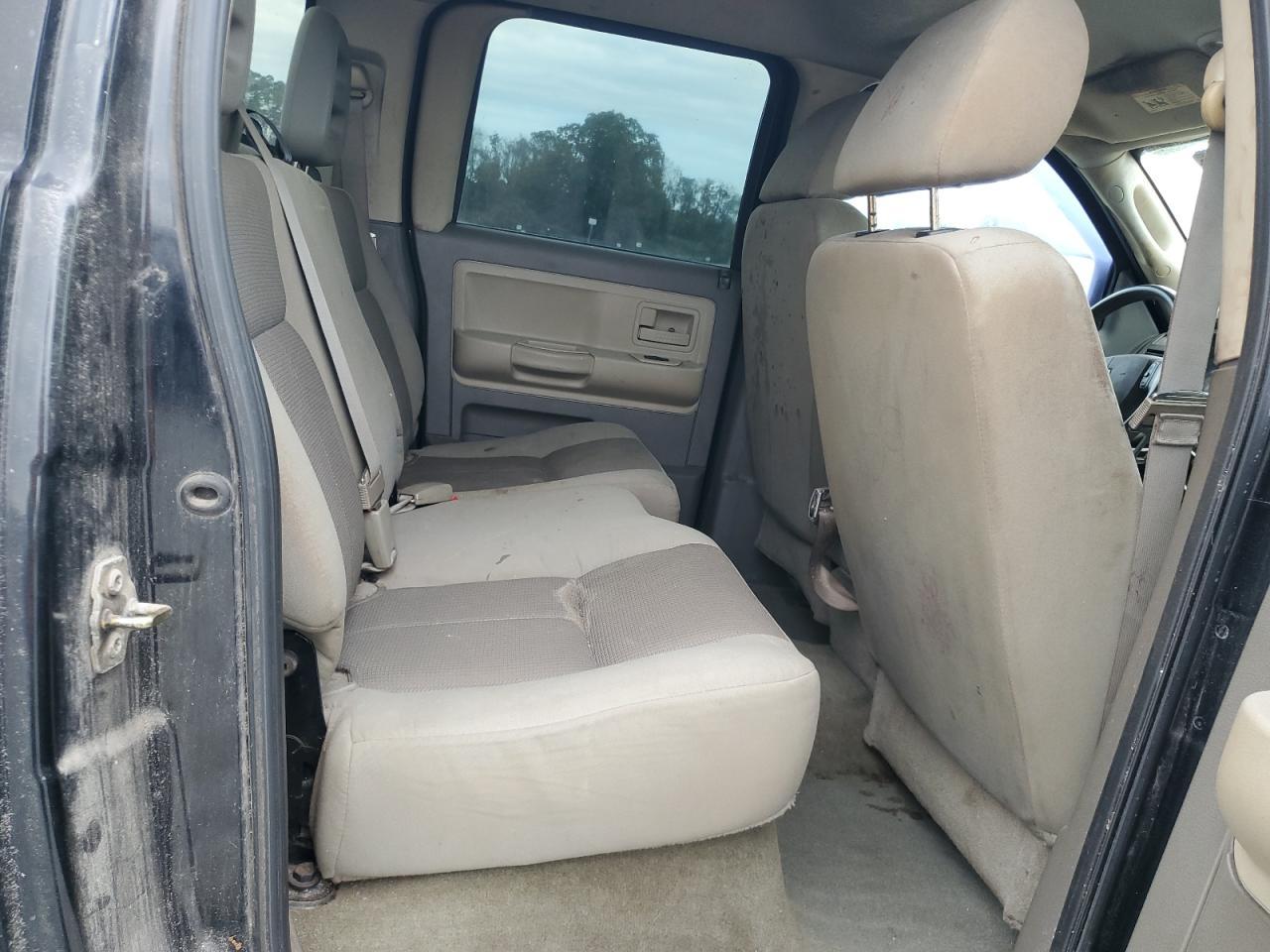 2005 DODGE Dakota