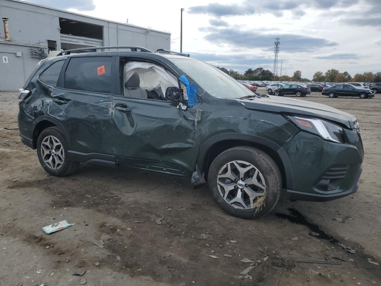 2024 SUBARU FORESTER