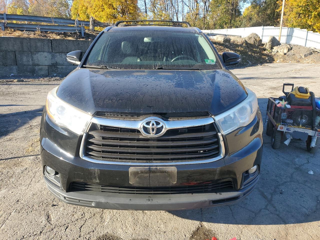 2016 TOYOTA HIGHLANDER