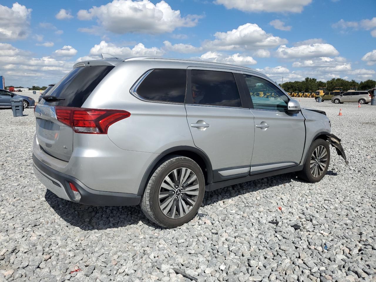 2020 MITSUBISHI outlander