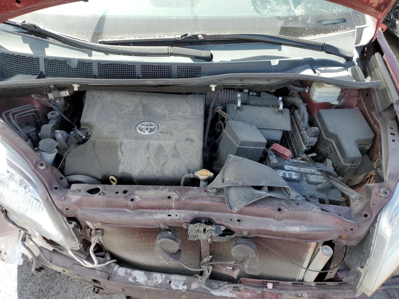 2015 TOYOTA SIENNA