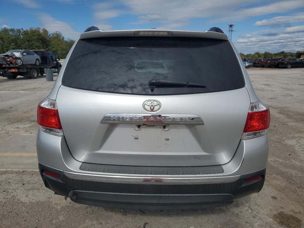 2011 TOYOTA HIGHLANDER