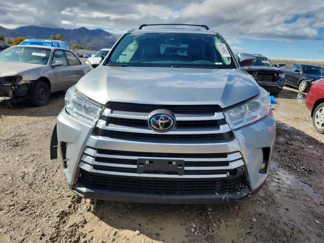 2017 TOYOTA HIGHLANDER