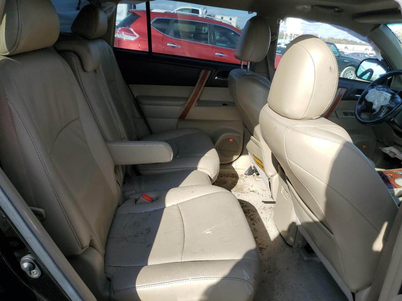 2010 TOYOTA HIGHLANDER