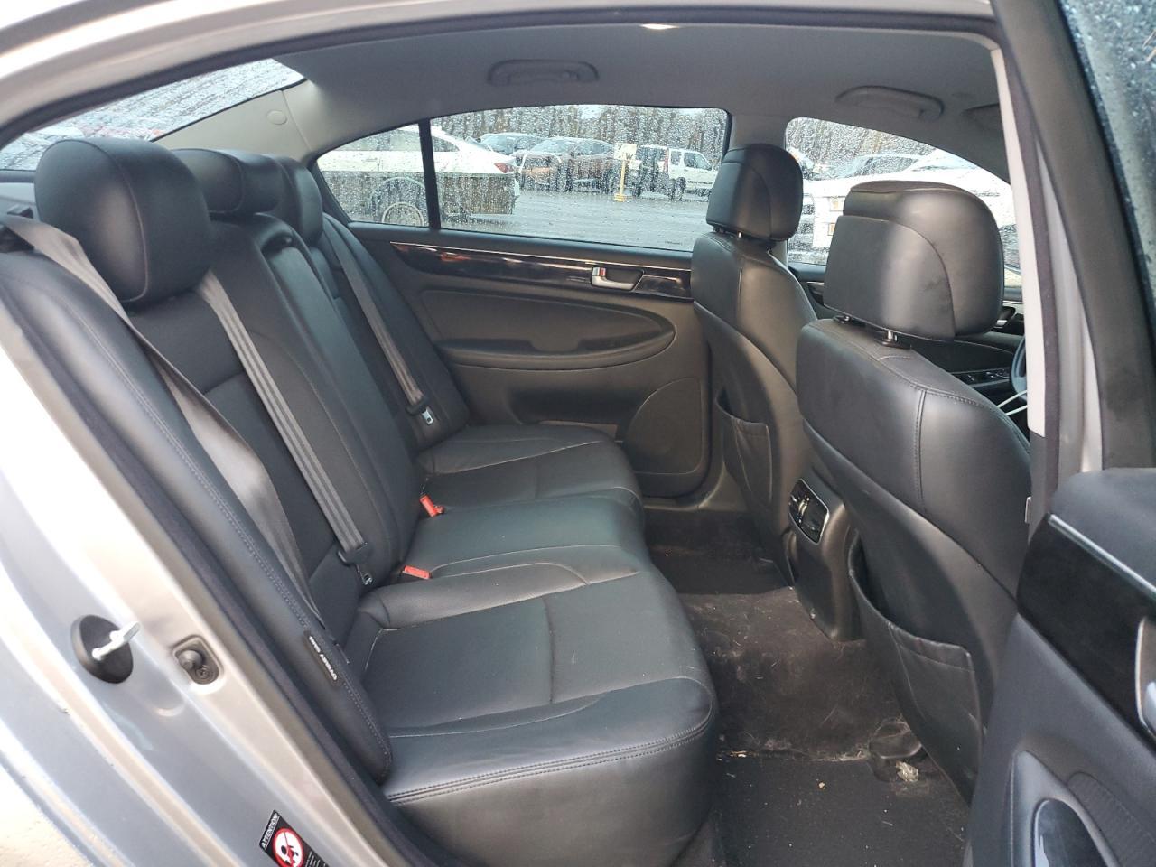 2013 HYUNDAI GENESIS