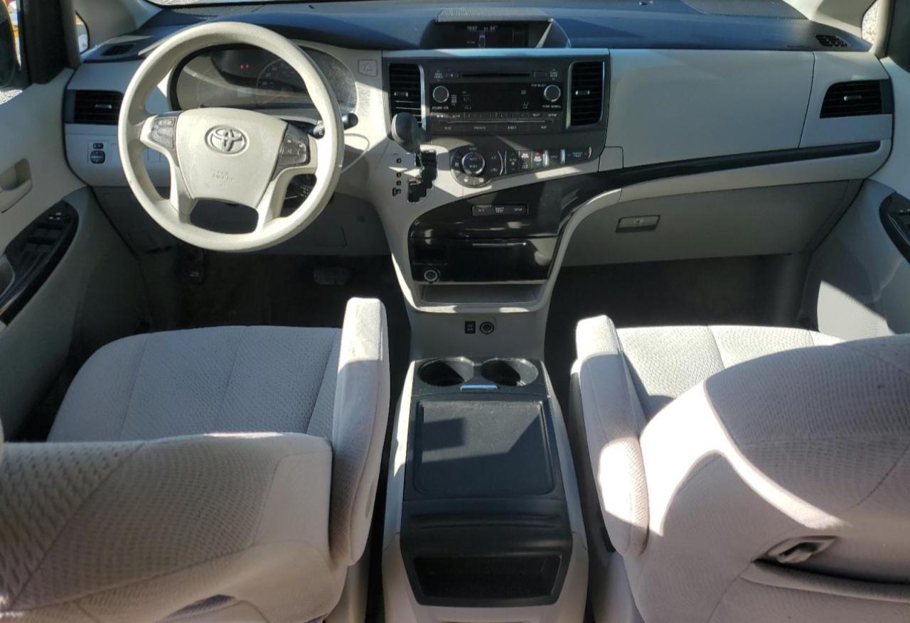 2013 TOYOTA SIENNA