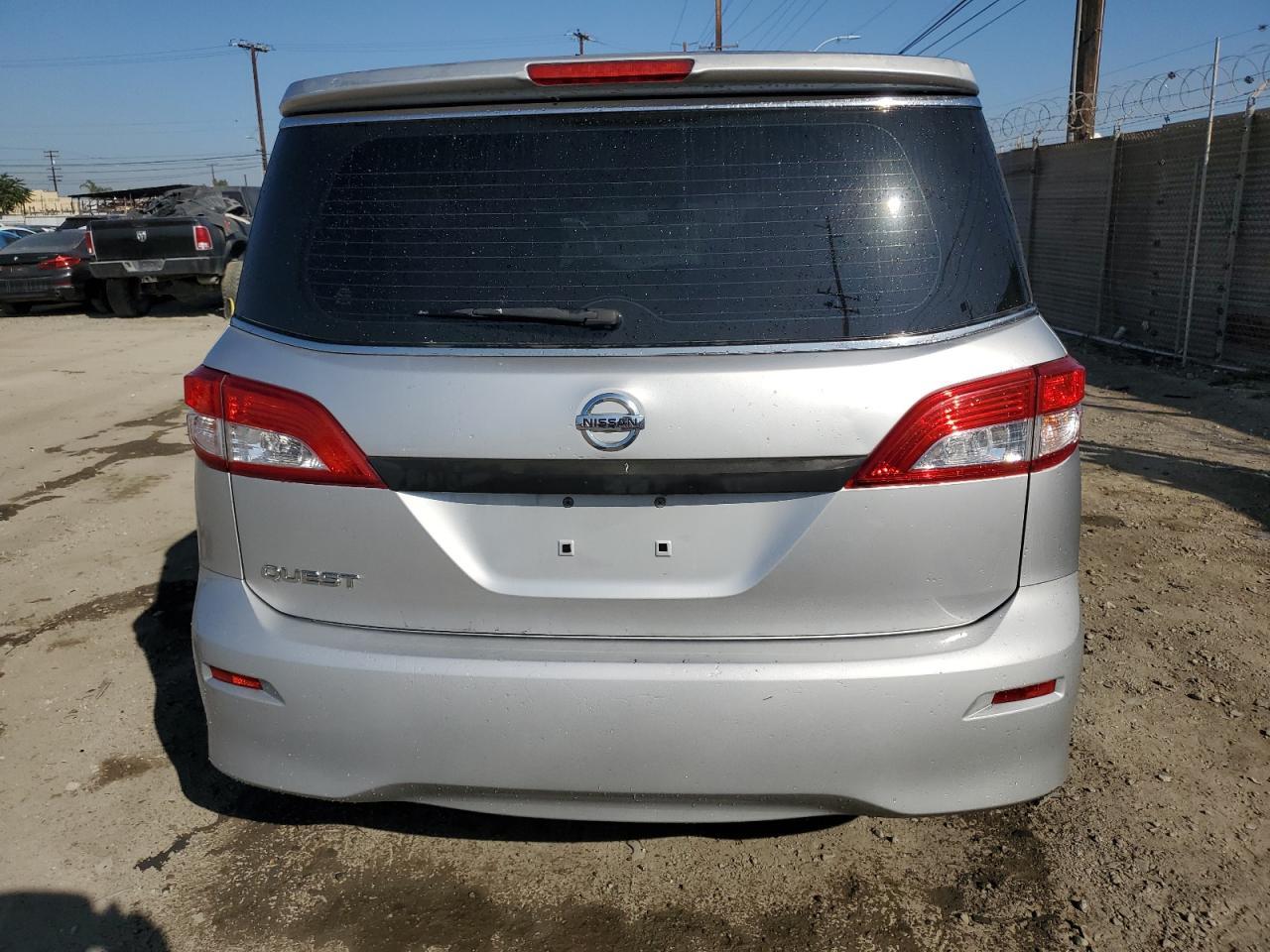 2015 NISSAN Quest