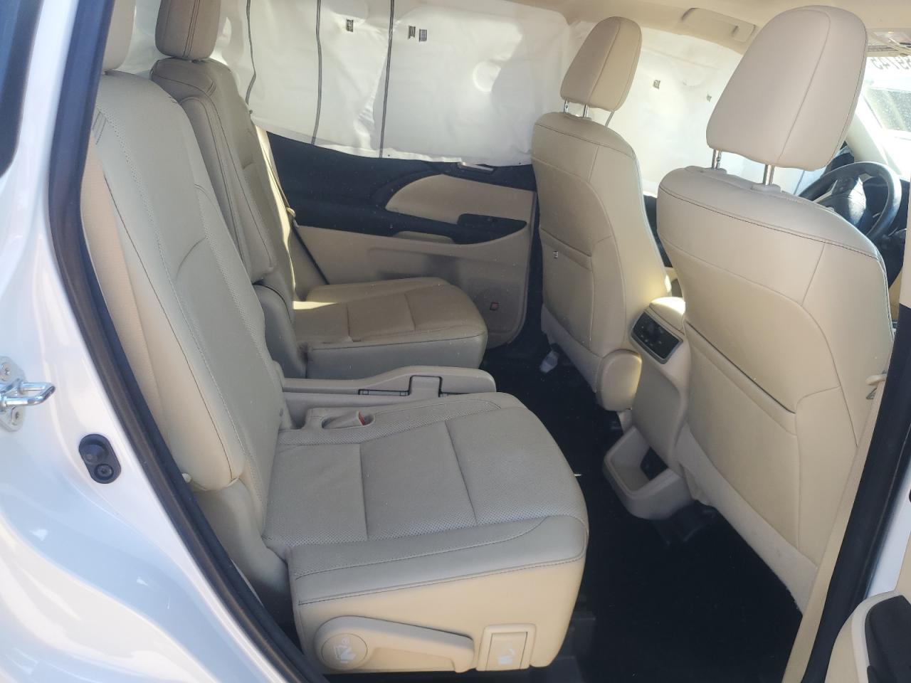 2015 TOYOTA HIGHLANDER