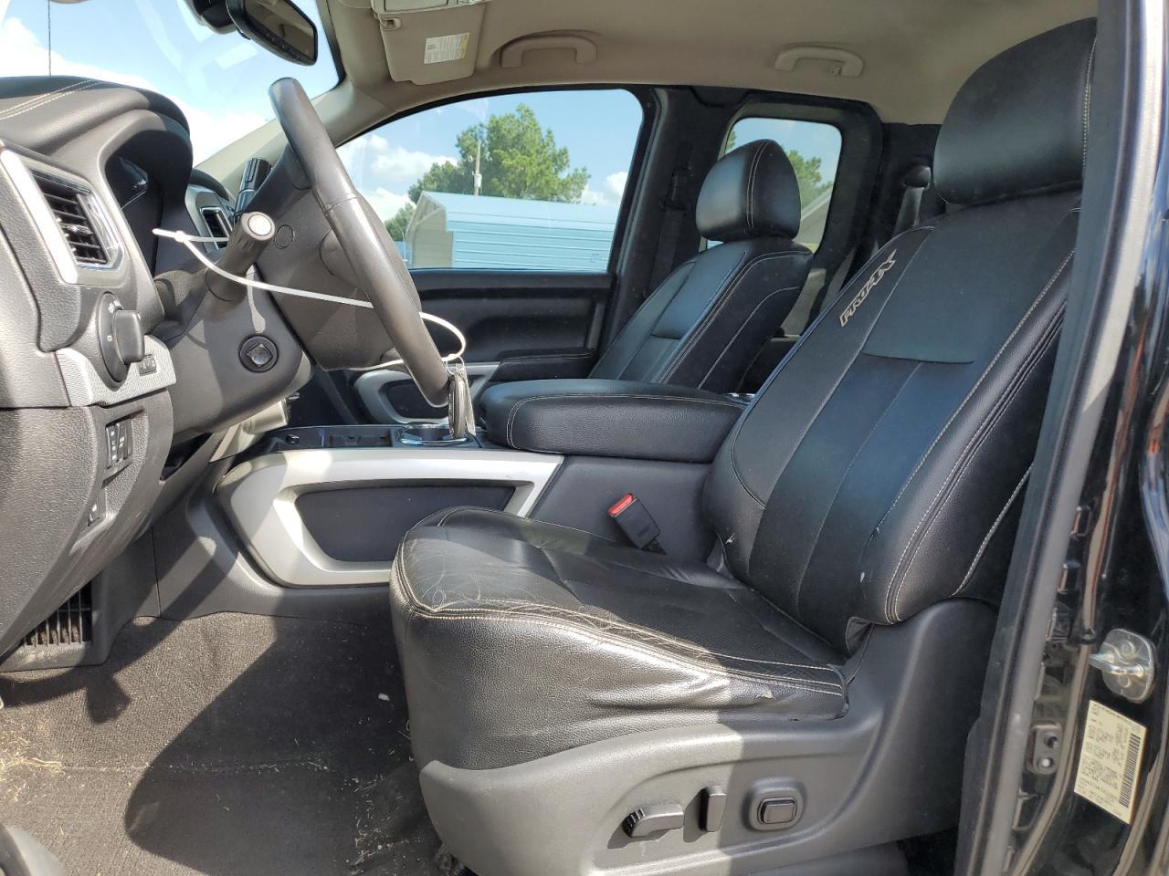 2017 NISSAN Titan