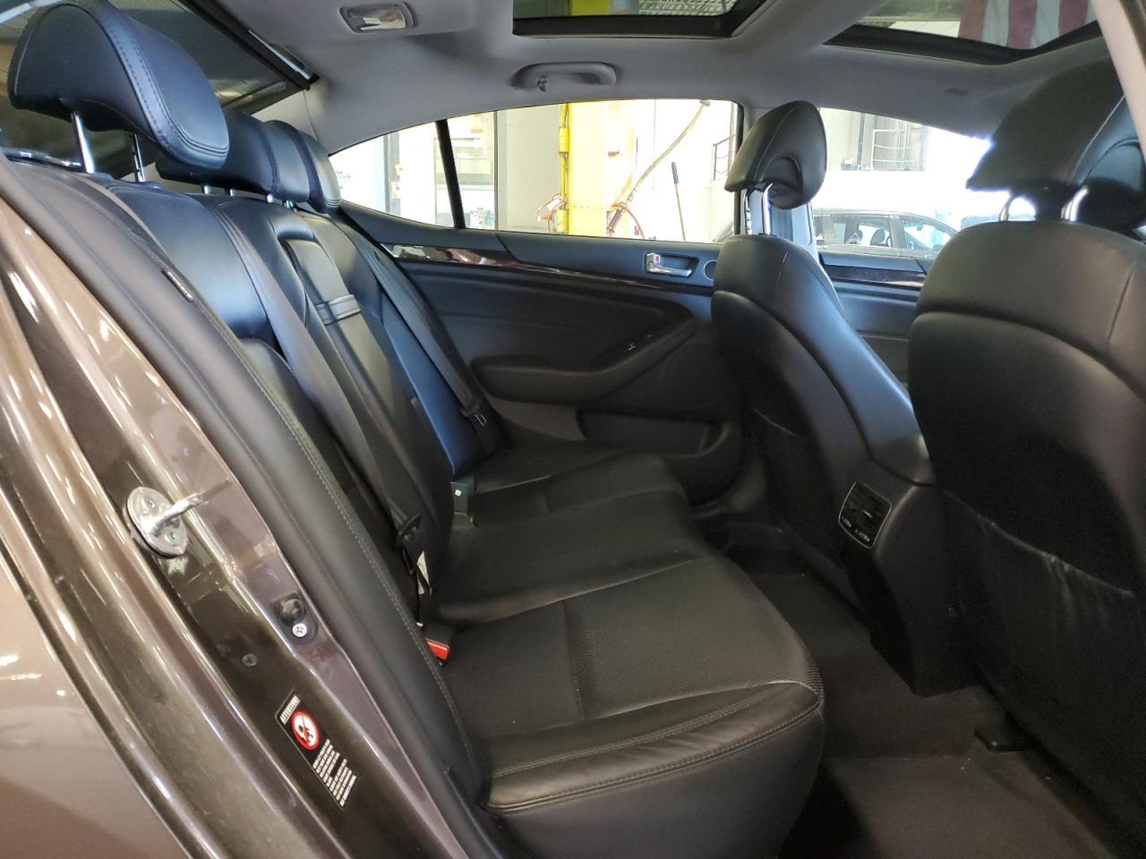 2014 KIA Cadenza