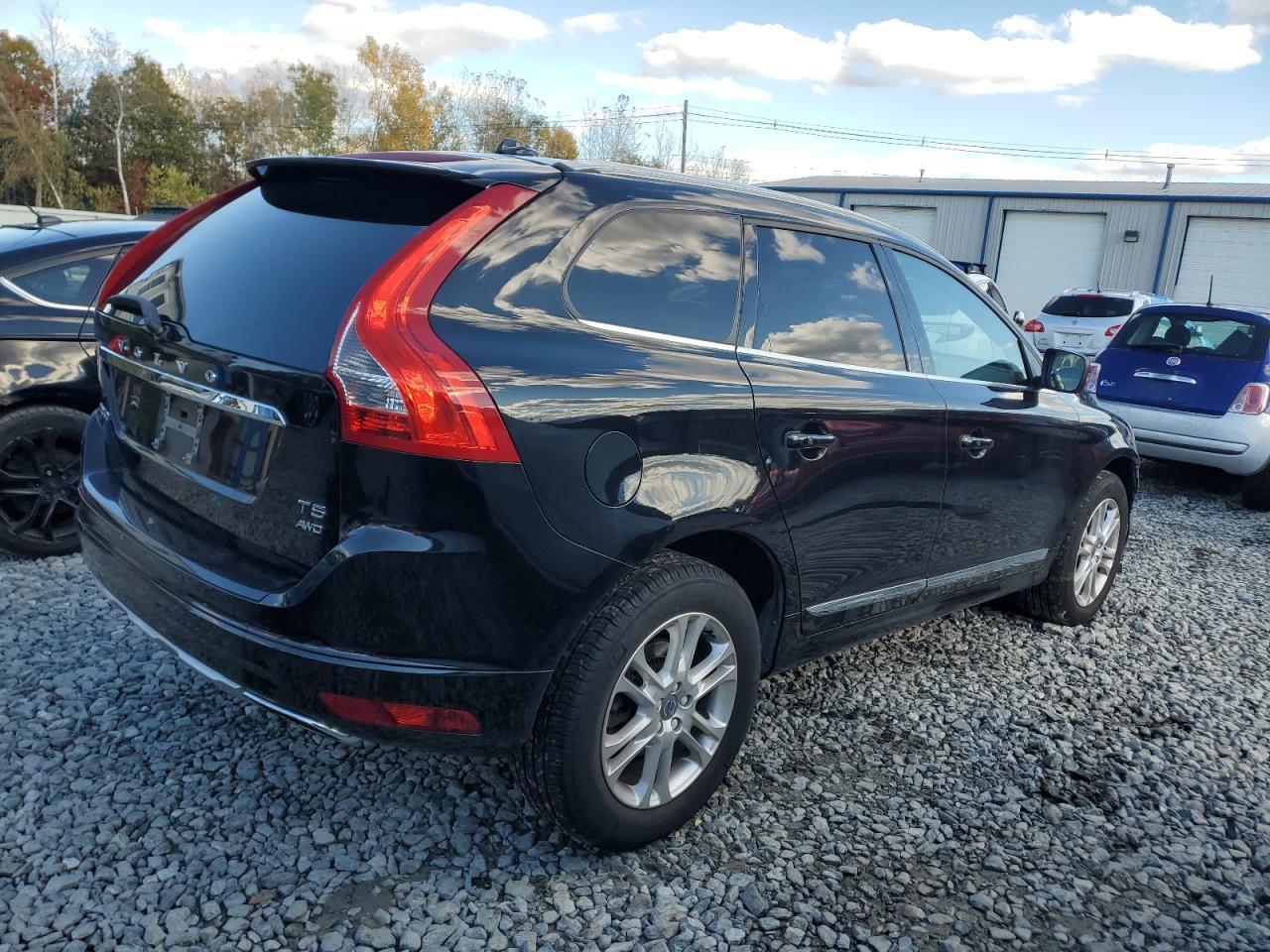 2015 VOLVO XC60