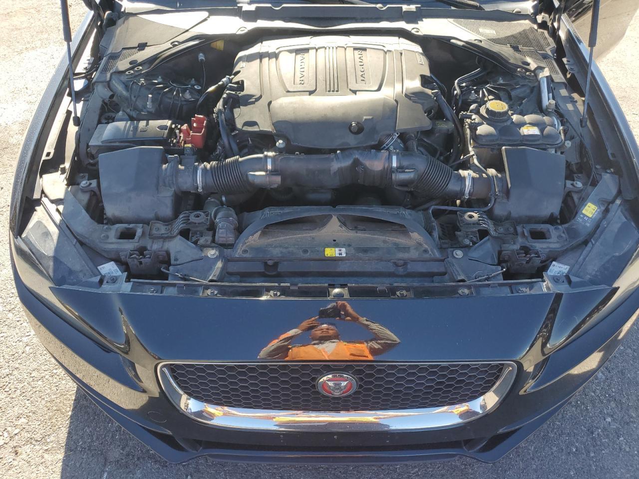 2017 JAGUAR XE
