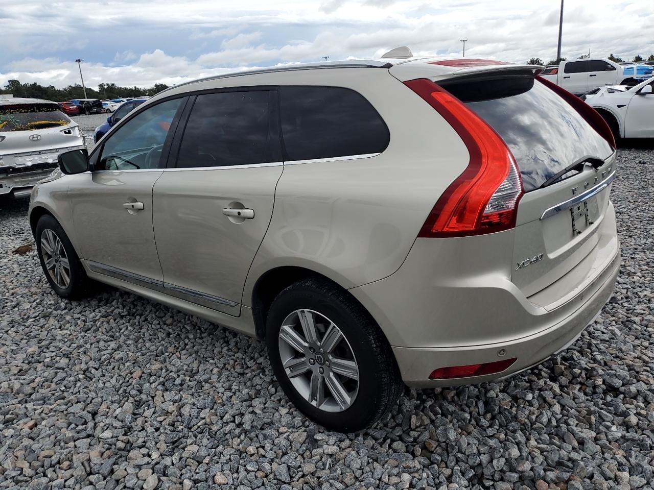 2017 VOLVO XC60