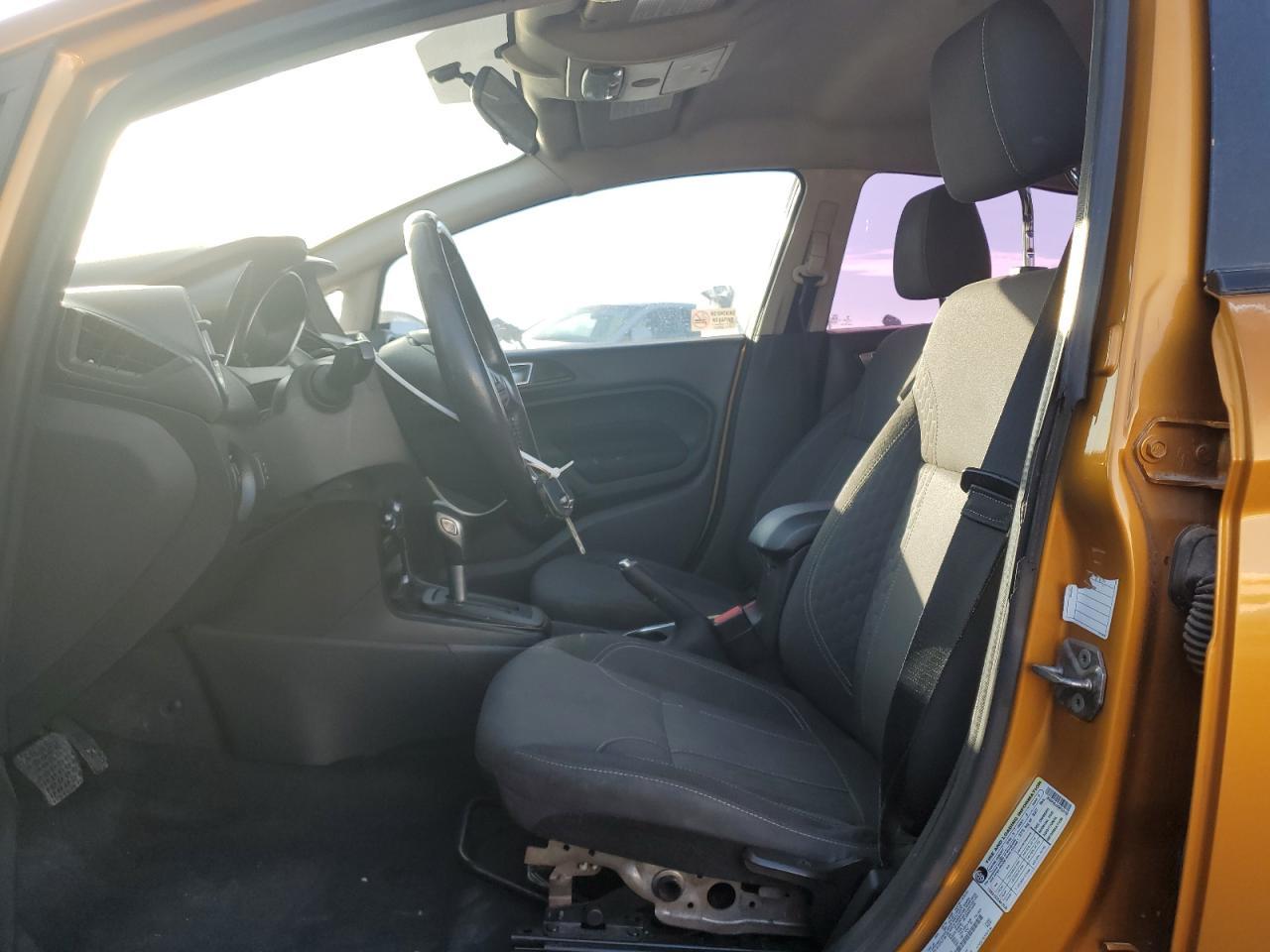 2016 FORD Fiesta
