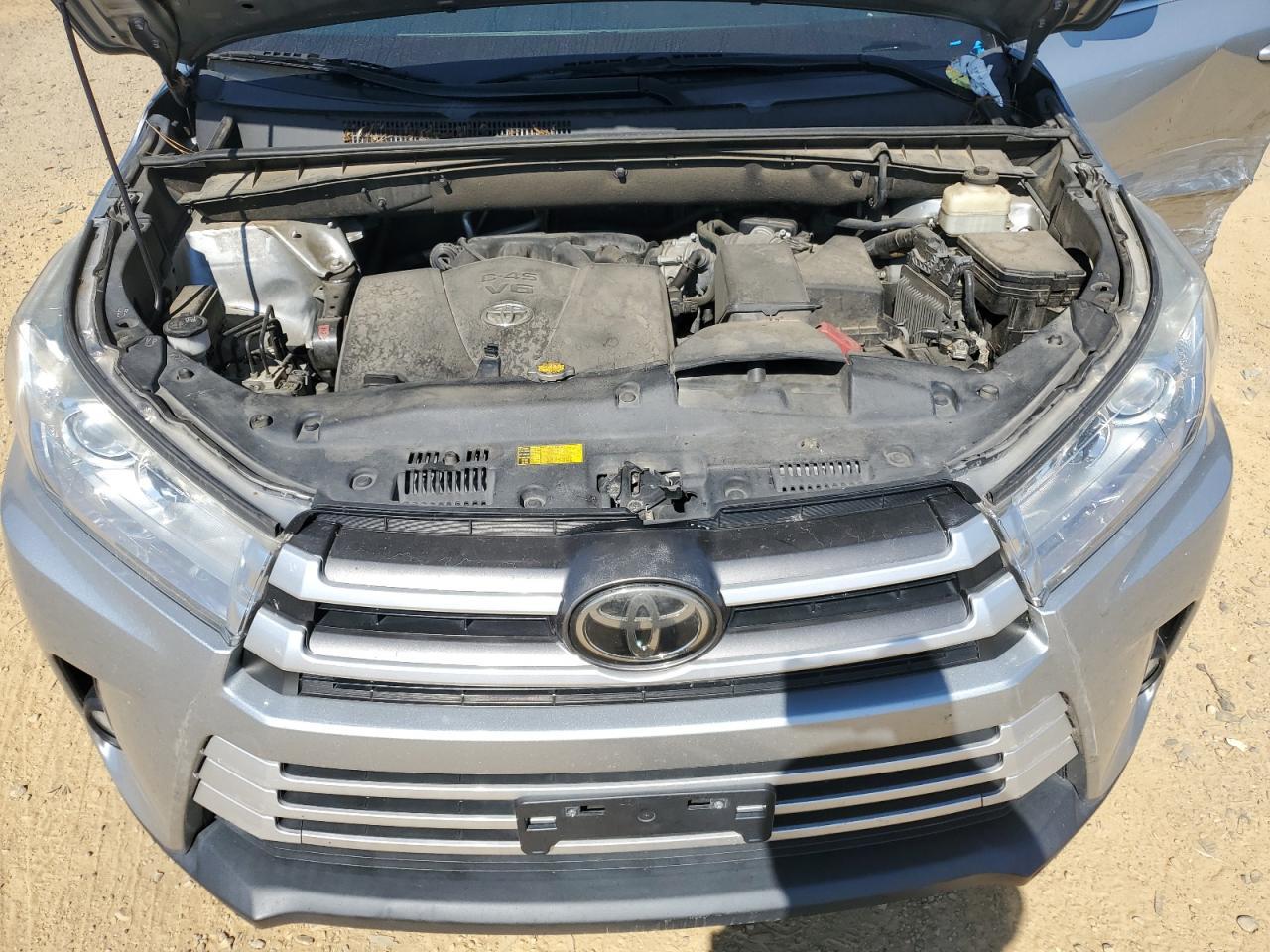 2017 TOYOTA HIGHLANDER