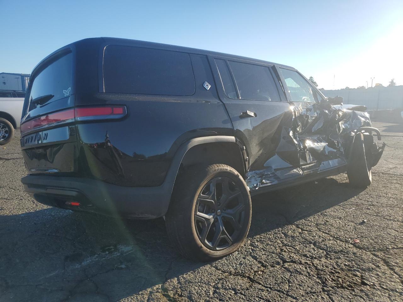 2025 RIVIAN R1s