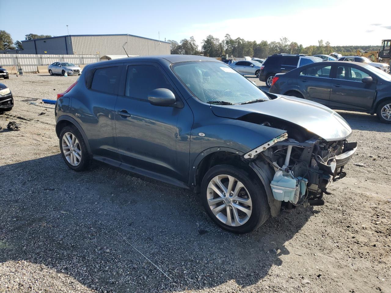 2011 NISSAN Juke