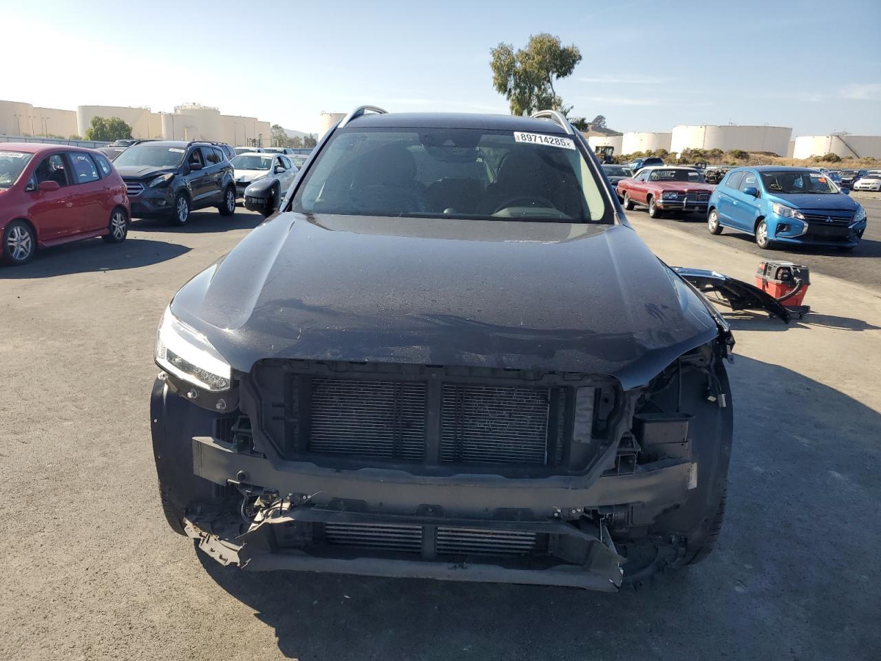 2017 VOLVO XC90
