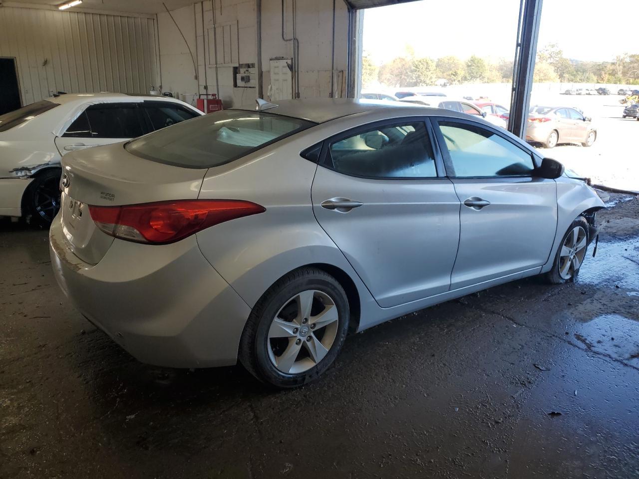 2011 HYUNDAI ELANTRA