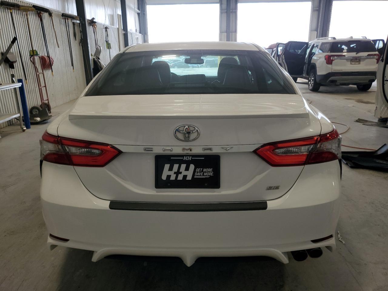 2018 TOYOTA CAMRY