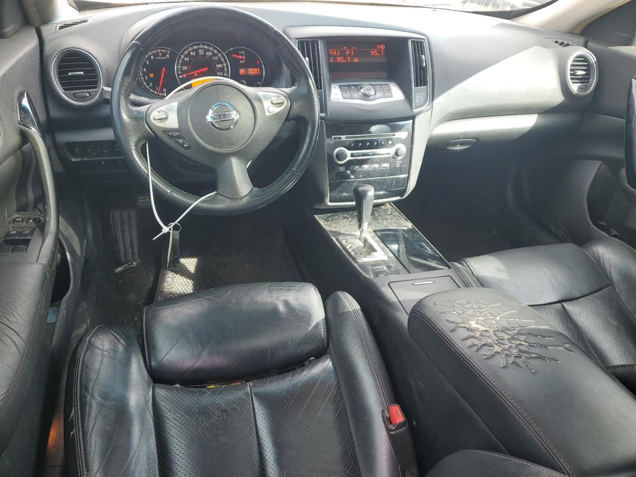 2011 NISSAN Maxima