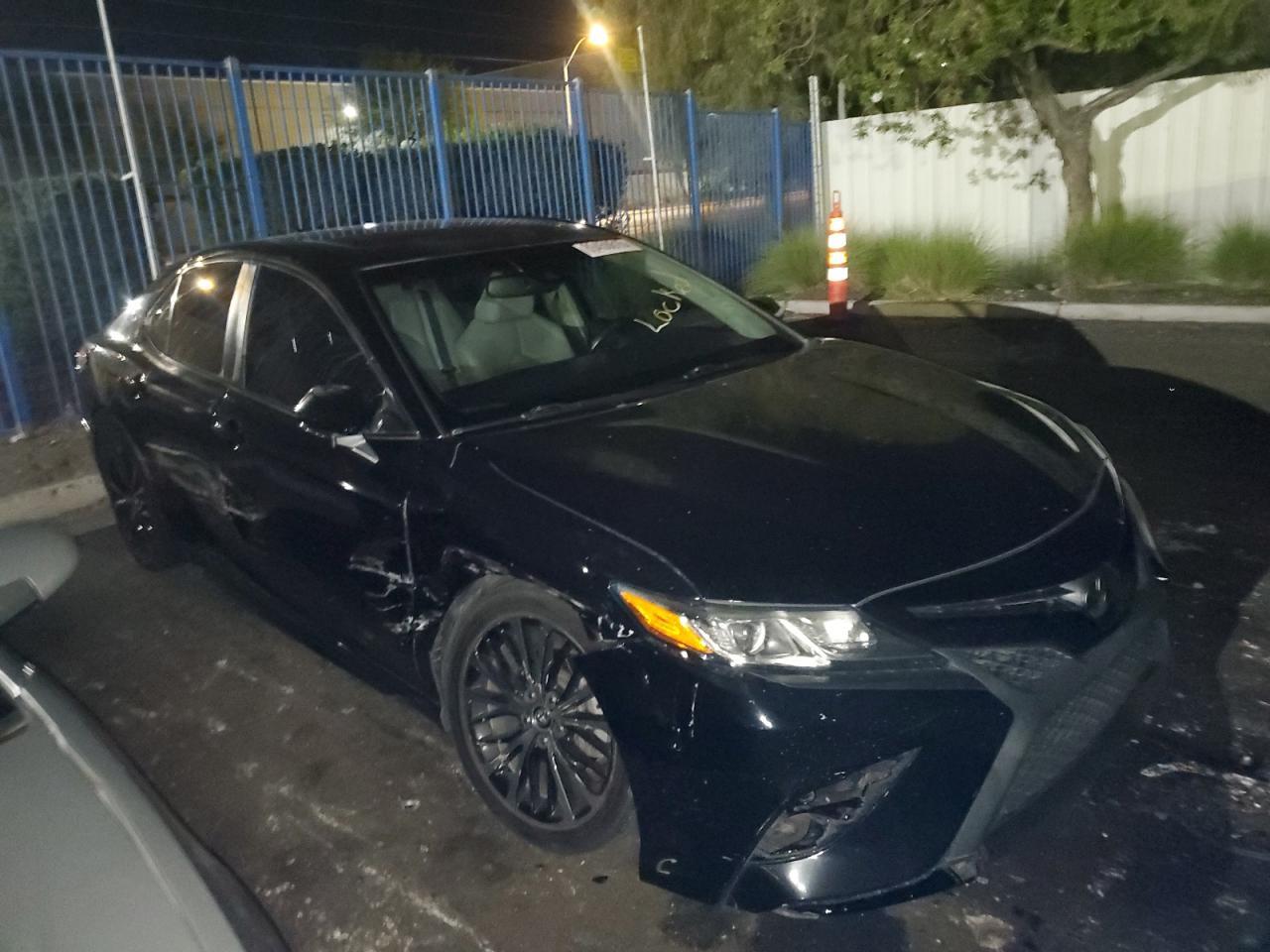 2018 TOYOTA CAMRY