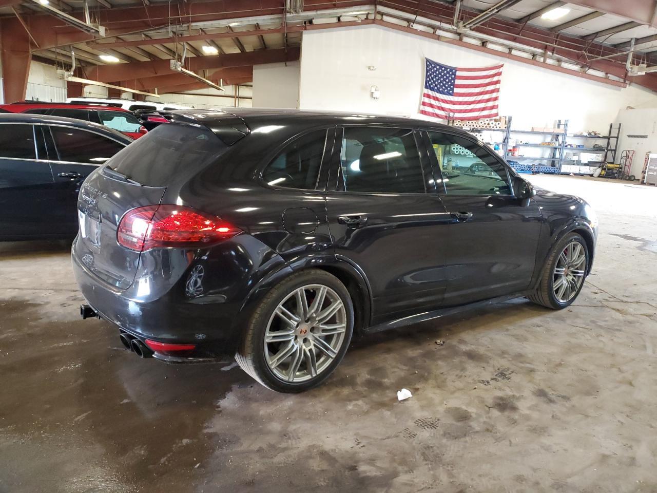 2014 PORSCHE CAYENNE