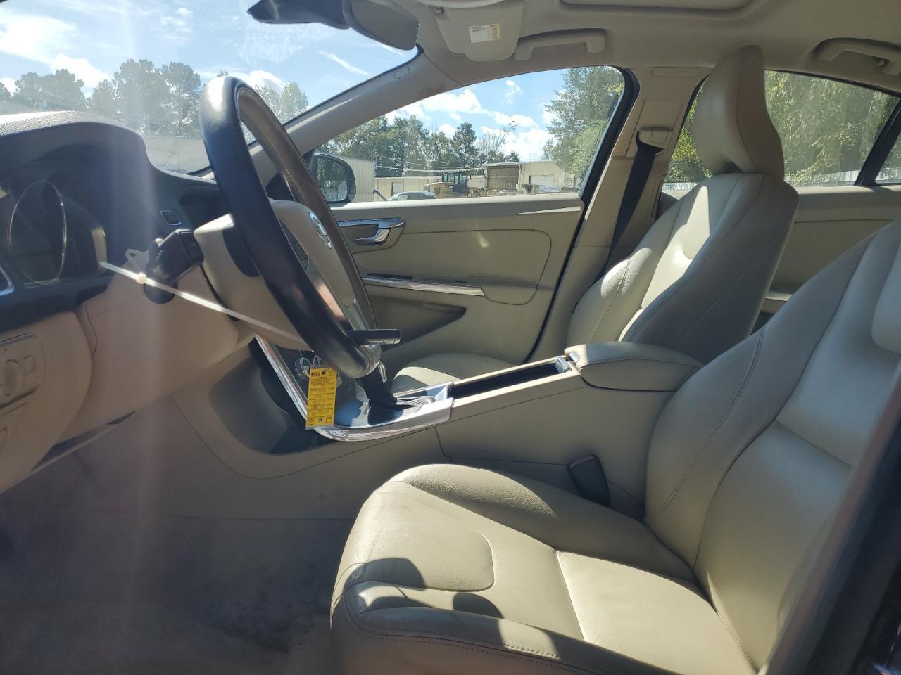 2015 VOLVO S60