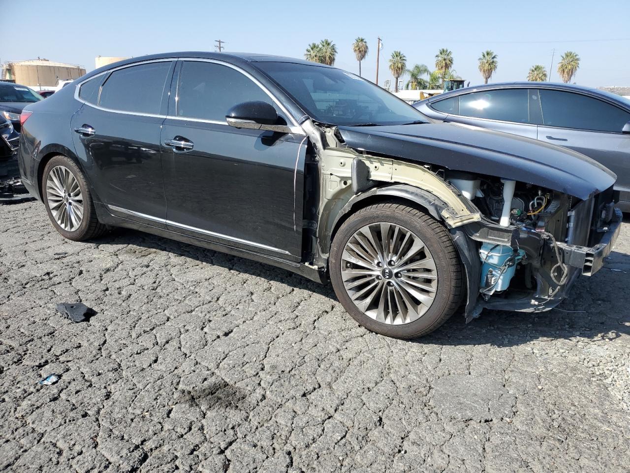 2017 KIA Cadenza