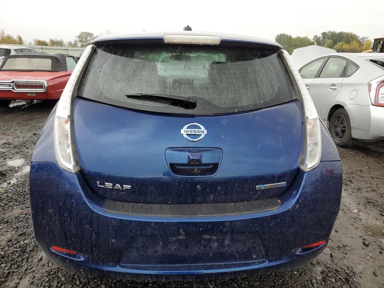 2016 NISSAN LEAF