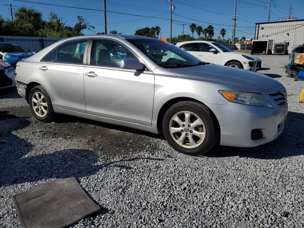 2011 TOYOTA CAMRY