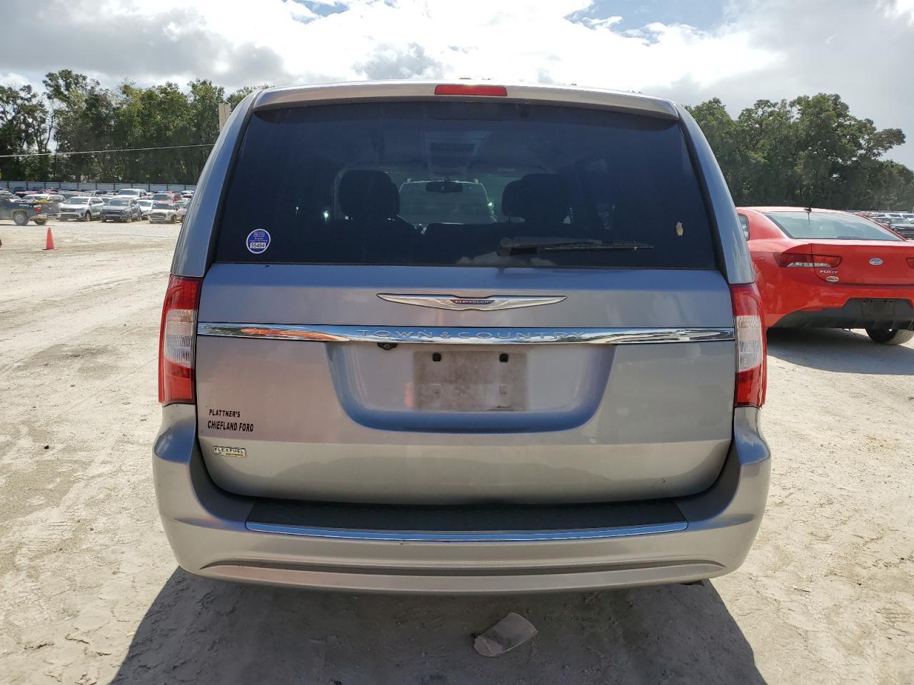 2014 CHRYSLER Town & Country