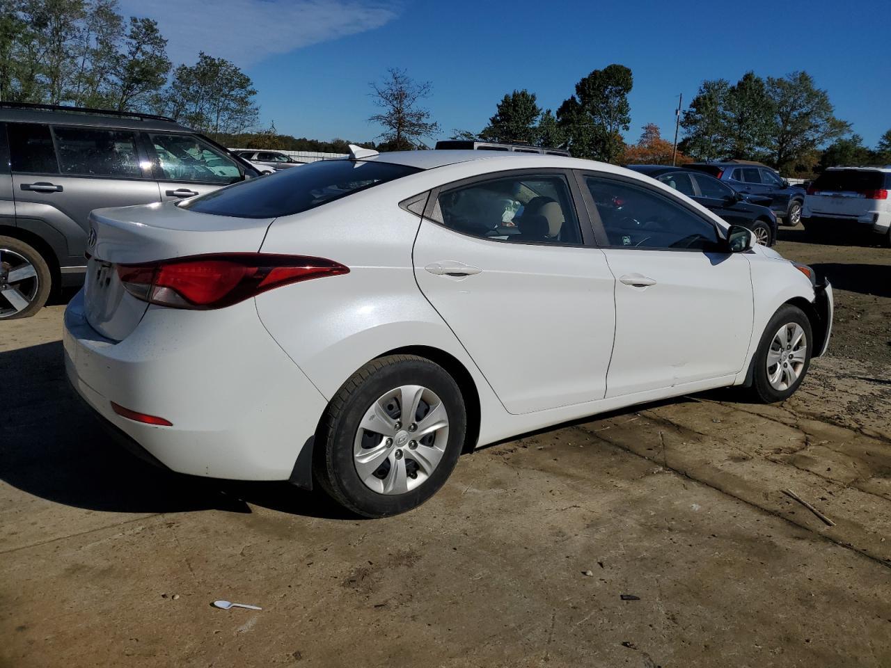 2016 HYUNDAI ELANTRA