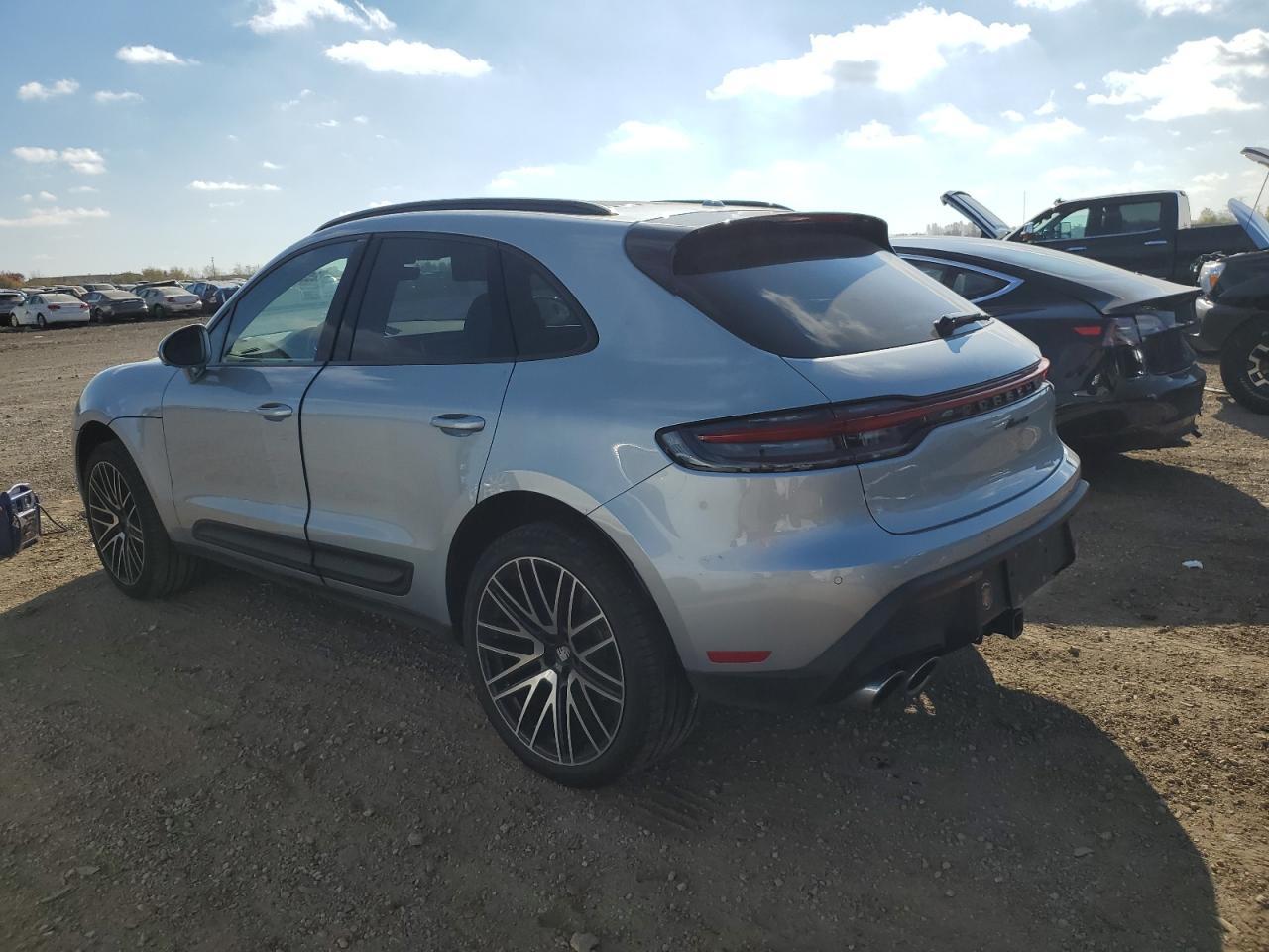 2024 PORSCHE Macan
