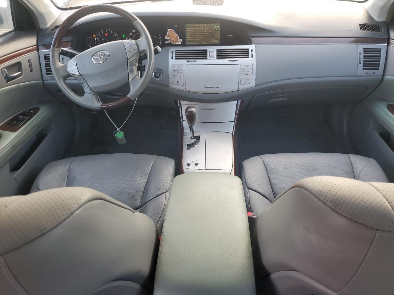 2008 TOYOTA Avalon