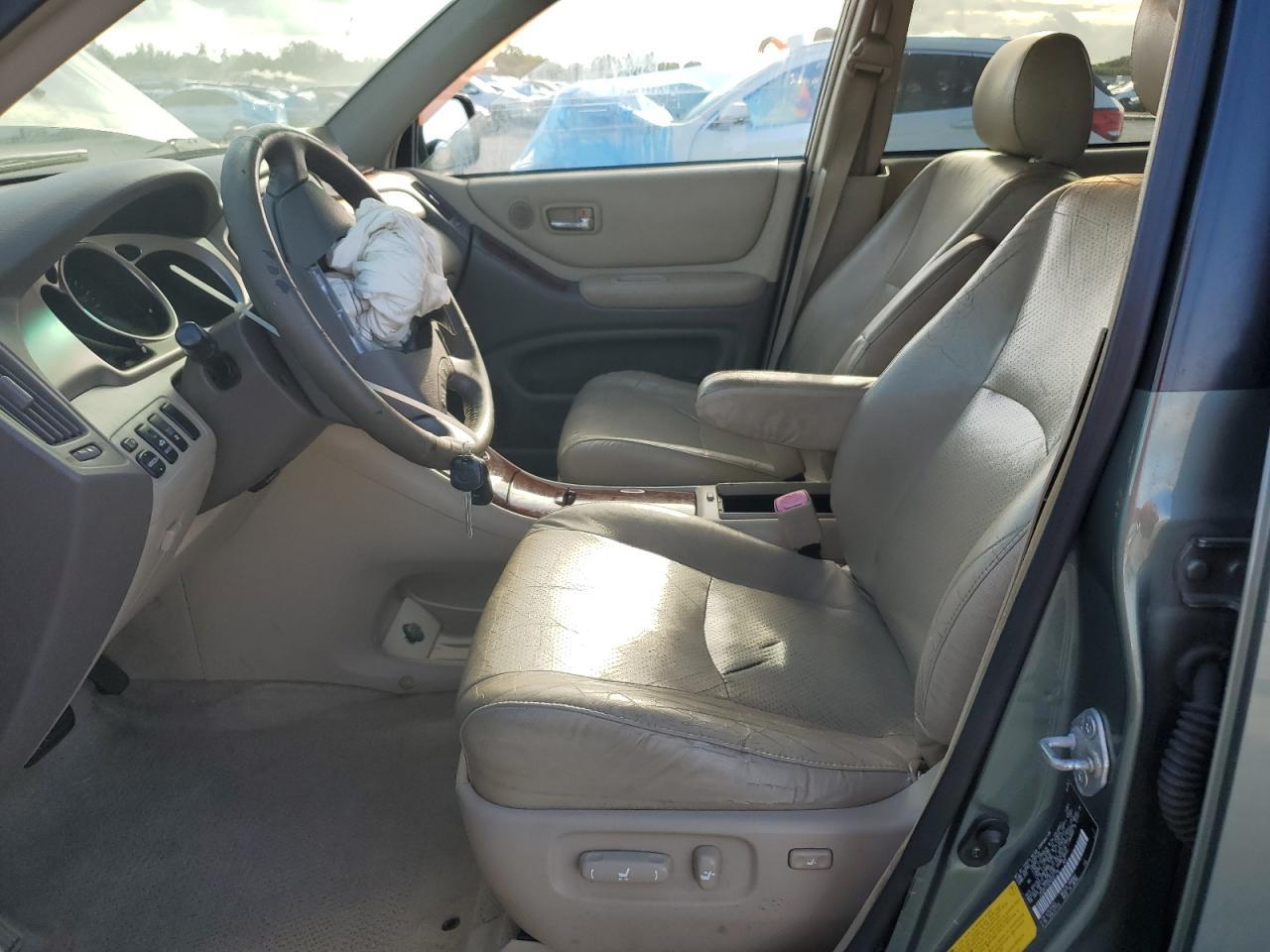 2004 TOYOTA HIGHLANDER
