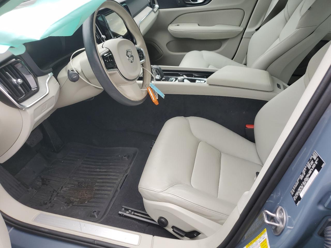 2024 VOLVO S60