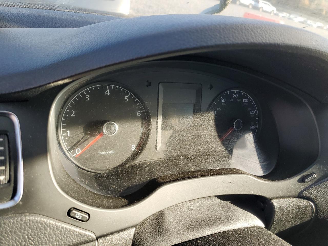 2011 VOLKSWAGEN JETTA
